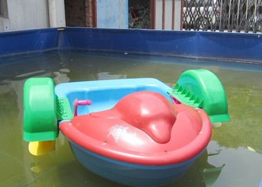 Μίνι διογκώσιμα παιχνίδια νερού μια βάρκα κουπιών προσώπων, βάρκα κουπιών πισινών δελφινιών
