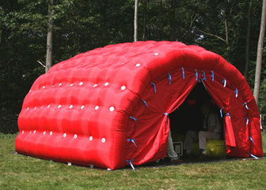 Κόκκινη υπαίθρια σκηνή, γιγαντιαία διογκώσιμη σκηνή Garge για το αυτοκίνητο με το υλικό PVC