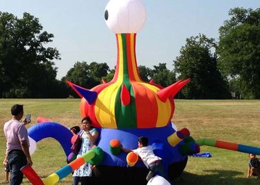 Η τρελλή διαλογική μεγάλη σταγόνα Inflatables παιχνιδιού παιχνιδιών καταπίνει το παιδί για το γεγονός
