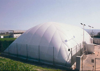 Άσπρη υπαίθρια διογκώσιμη γιγαντιαία μεγάλη δομή σκηνών για τα γεγονότα/το μεγάλο κτήριο αέρα