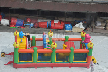 Διογκώσιμη παιδική χαρά μικρών παιδιών μουσαμάδων PVC Πλάτωνα/διογκώσιμη πόλη διασκέδασης