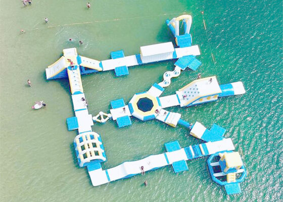 Ελεύθερα προσαρμοσμένα επιπλέοντα παιχνίδια νερού, γιγαντιαίο διογκώσιμο πάρκο θαλάσσιου νερού για το καλοκαίρι