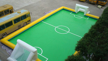 11 διογκώσιμος αγωνιστικός χώρος ποδοσφαίρου PVC προσώπων, διογκώσιμος τομέας ποδοσφαιρικών παιχνιδιών για τον υπαίθριο αθλητισμό