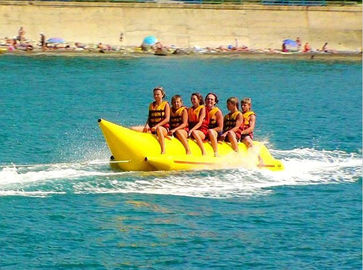 Διογκώσιμα παιχνίδια νερού συνήθειας/κίτρινη ενιαία βάρκα Towables μπανανών σωλήνων διογκώσιμη