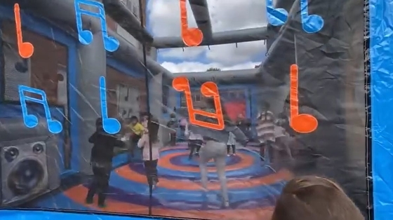 PVC εξωτερικό φουσκωτό Boom Box Bounce House Disco Dome Bounce Castle Για εκδήλωση πάρτι