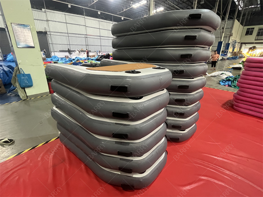 Προσαρμόσιμη φουσκωτή ράμπα νερού για σκύλους με αντλία αέρα