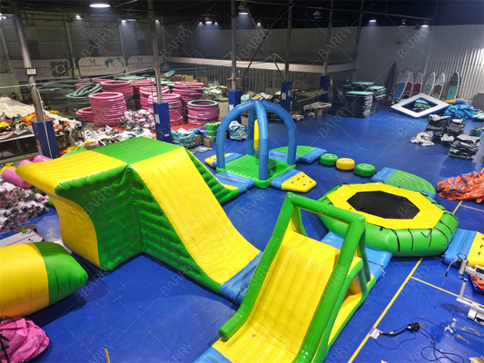 Υδάτινο Παιχνίδι Εξοπλισμός Παιχνίδι Custom Commercial Outdoor Νέο πράσινο φουσκωτό πλωτό πάρκο νερού για τη θάλασσα
