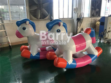 Υπαίθριο νερού πάρκων άλογο επιπλεόντων σωμάτων παιχνιδιών νερού παιχνιδιών διογκώσιμο για την πισίνα