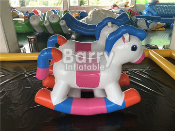 Υπαίθριο νερού πάρκων άλογο επιπλεόντων σωμάτων παιχνιδιών νερού παιχνιδιών διογκώσιμο για την πισίνα