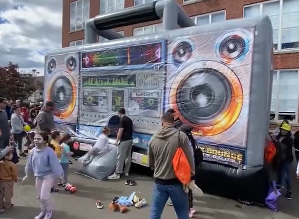 PVC εξωτερικό φουσκωτό Boom Box Bounce House Disco Dome Bounce Castle Για εκδήλωση πάρτι