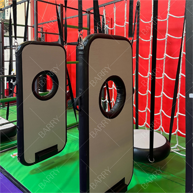Εμπορικό Bounce House Air Door Ninja Warrior πλωτό γήπεδο εμπόδια εξοπλισμός για ενήλικες σε εσωτερικούς χώρους