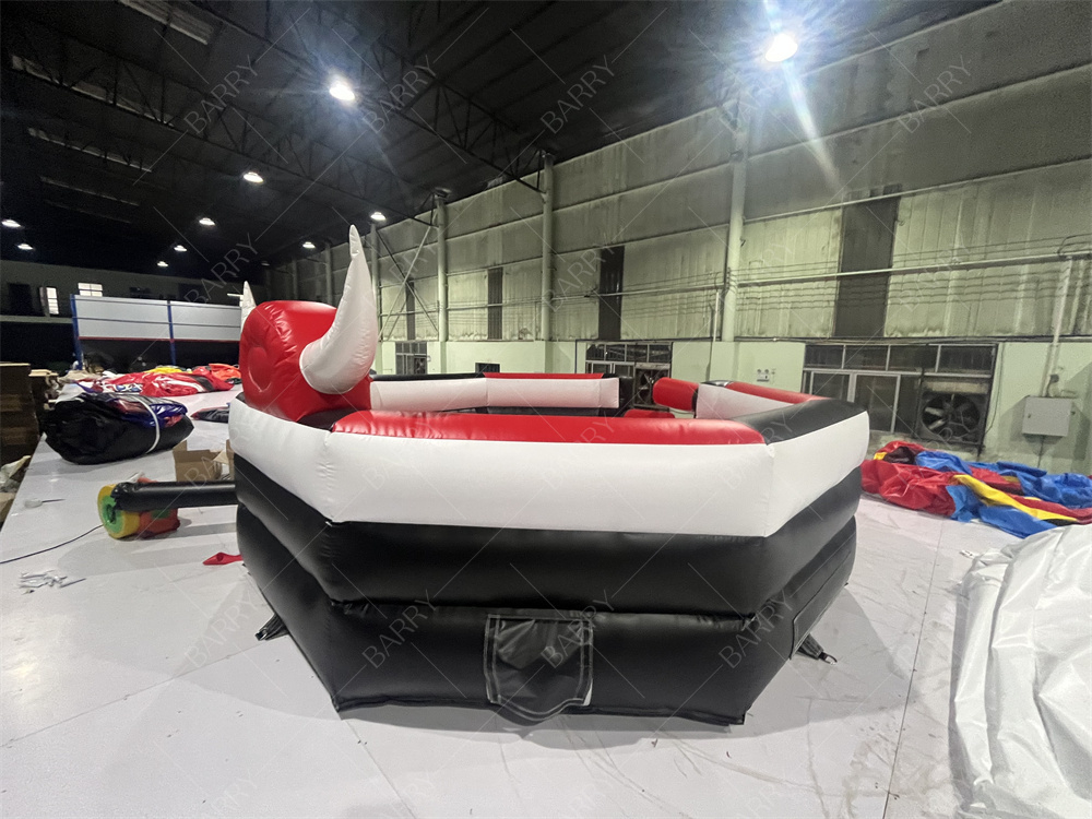 Πυροβόλο Μηχανοκίνητο Ταύρο για Ενήλικες - Red Rodeo Simulator